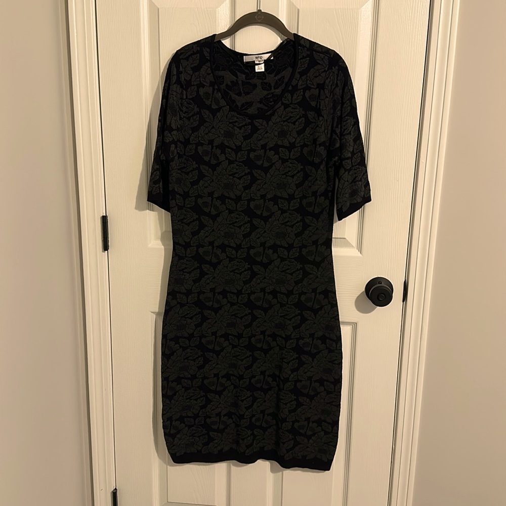 Flower patterned black and gray sweater dress